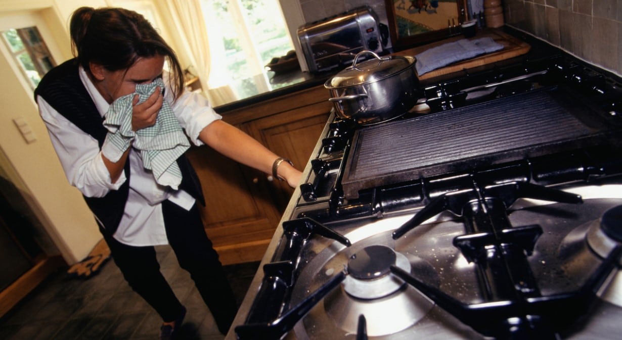 How do you seal a leaking gas pipe? Emergency Plumbers